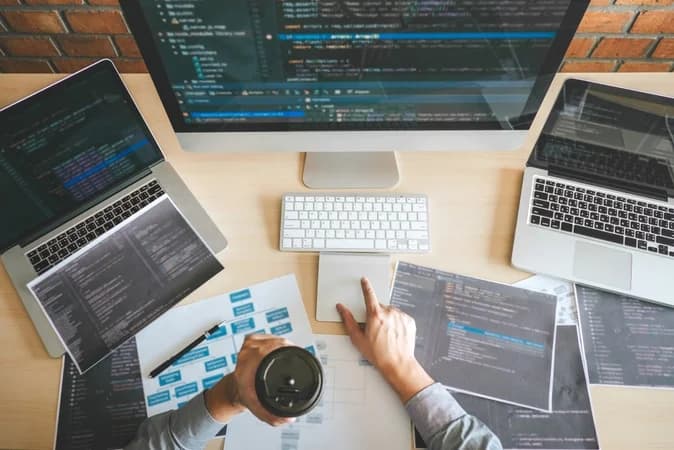 Collaborative review for custom software development